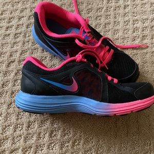 Nike Duel Fusion sneakers size 6.5. Black Hot pink baby blue